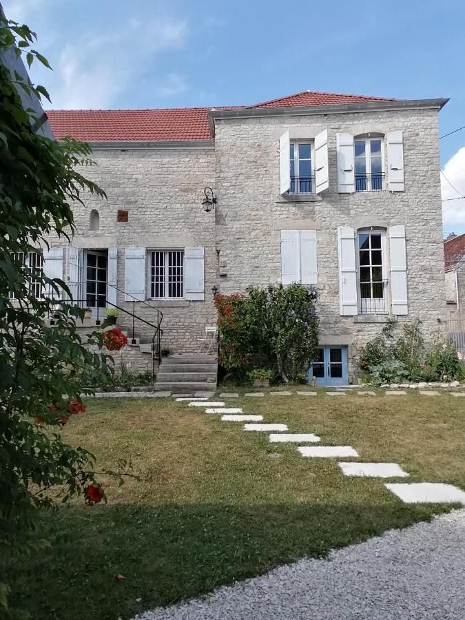 Chambre D'Hotes Esprit De Famille Landreville Esterno foto