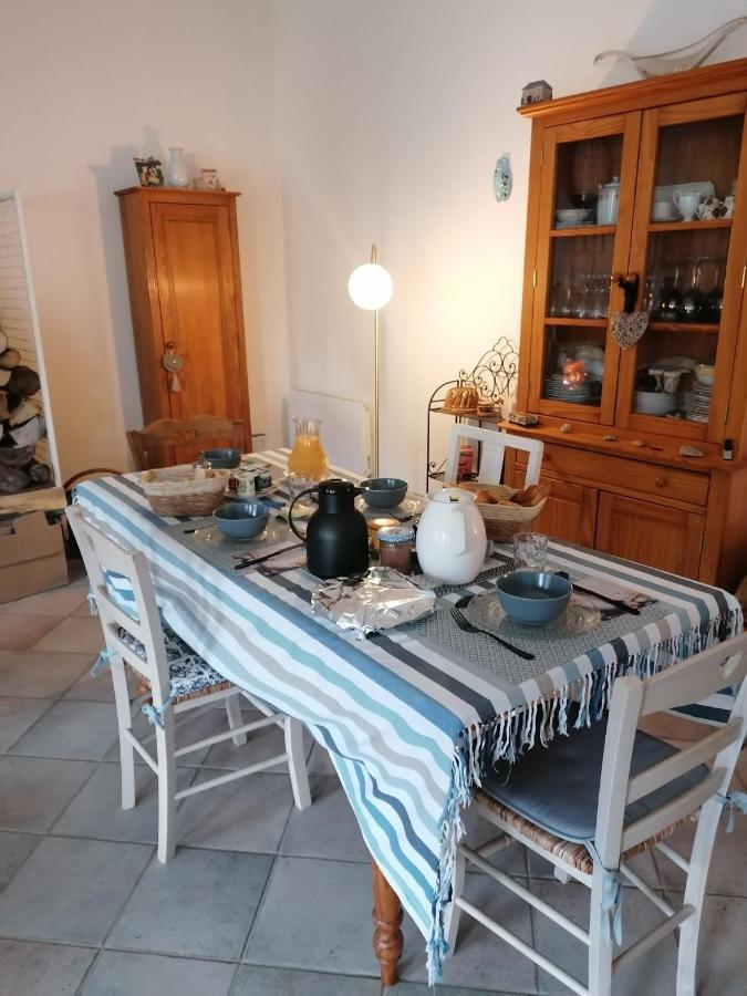 Chambre D'Hotes Esprit De Famille Landreville Esterno foto